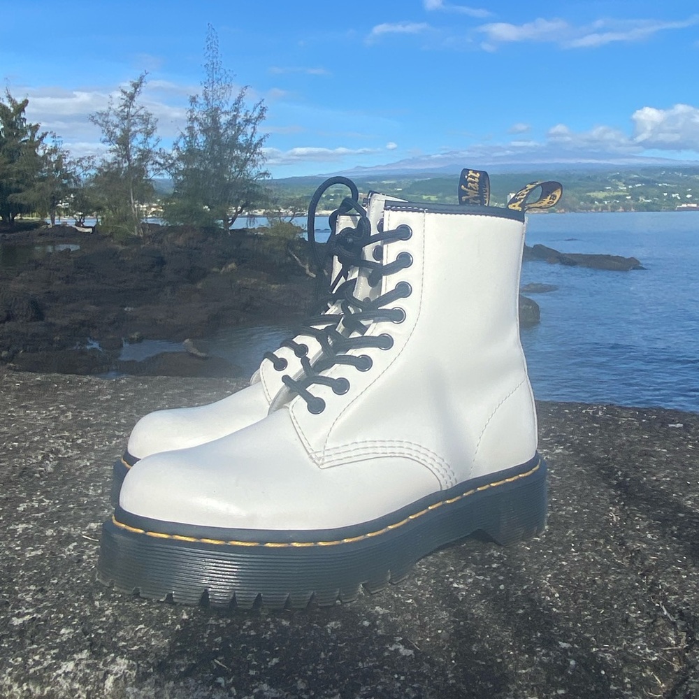 Doc martins 8 hole 1460 BEX